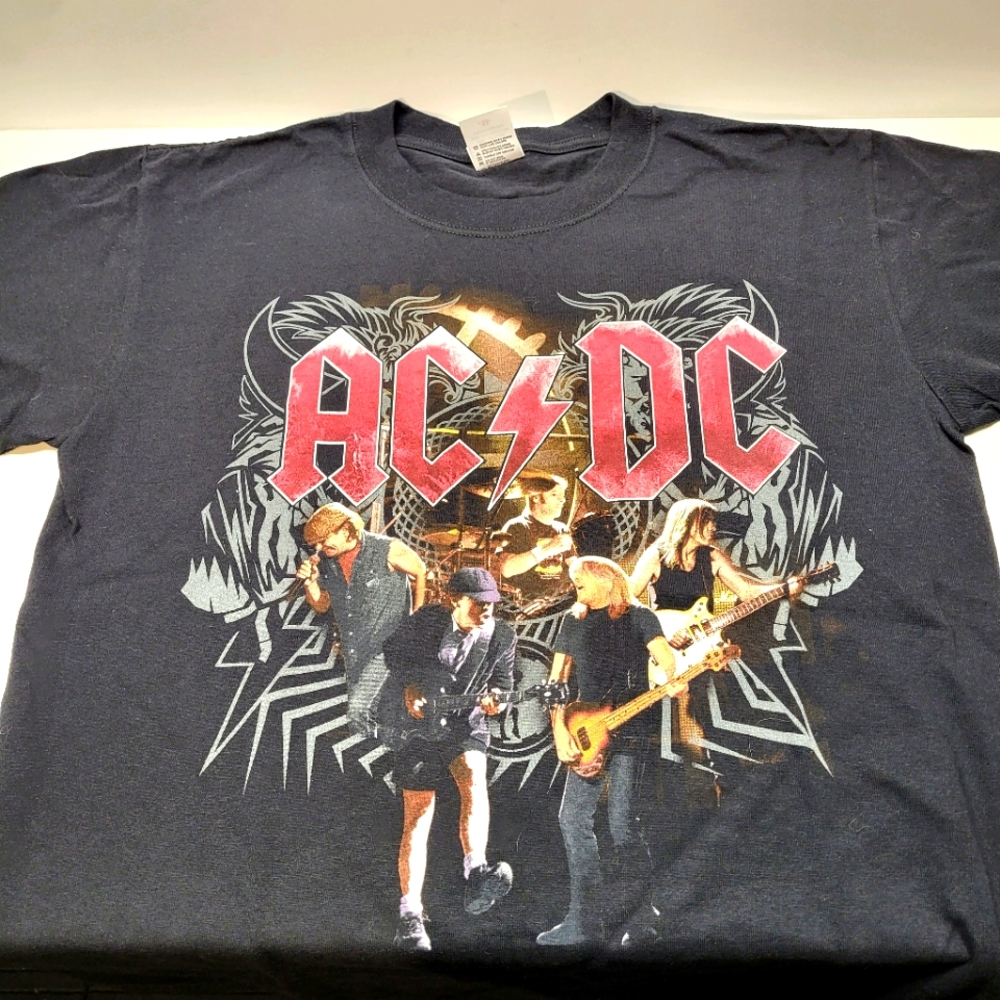 Mint Condition AC/DC tour shirt